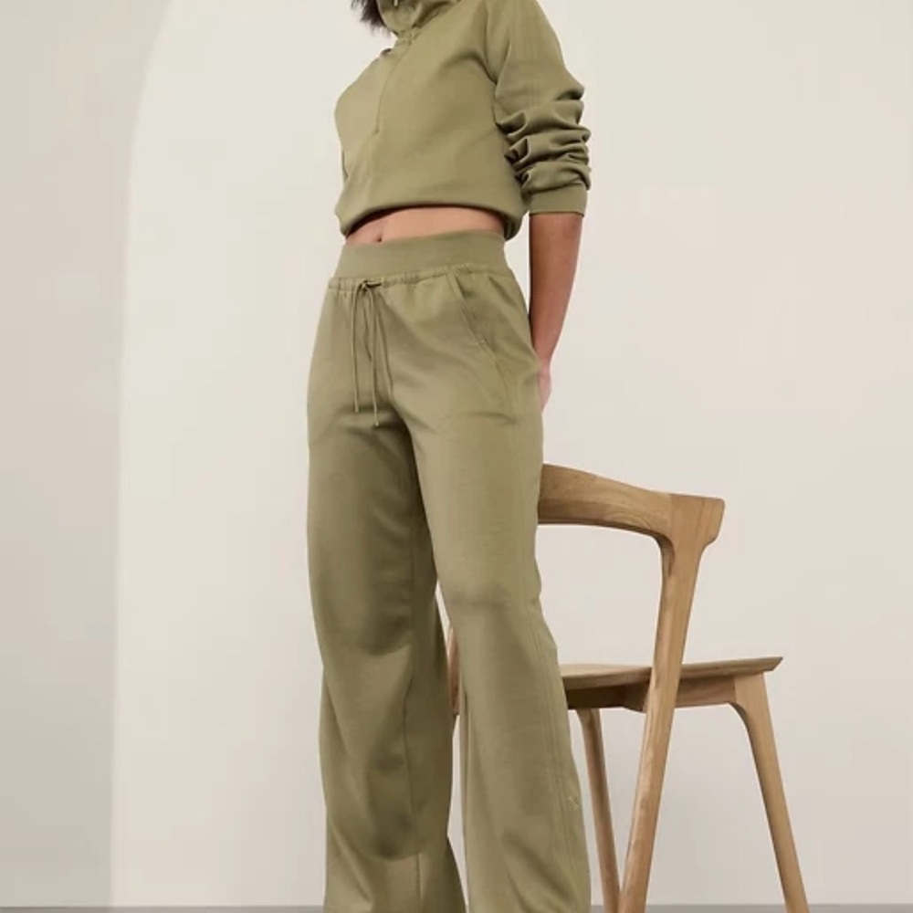 Athleta Allure High Rise Wide Mid-weight Relaxed Fit Pant; Olive Branch; MP